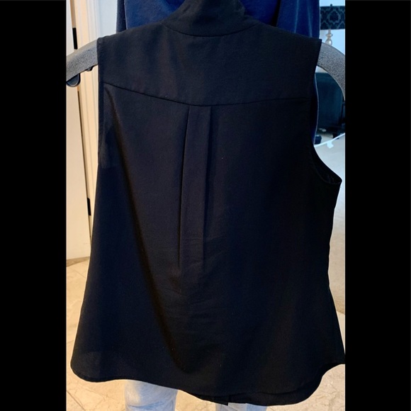 Sleeveless Black Banana Republic Blouse - Picture 2 of 2